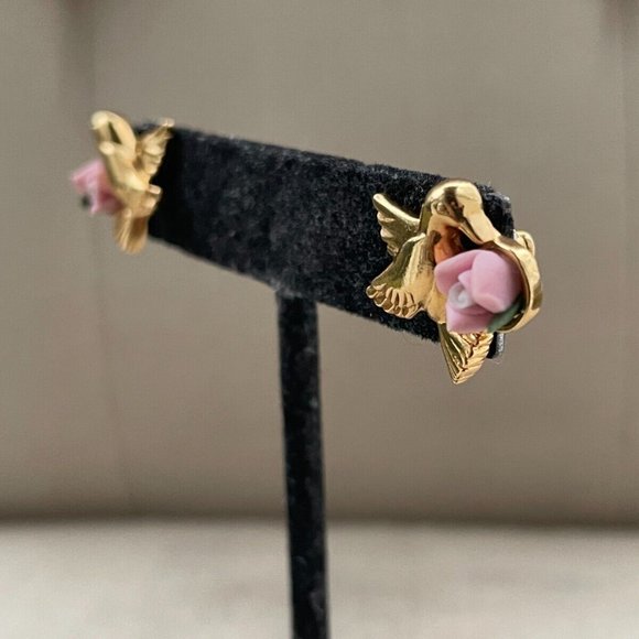 Vintage Earrings Gold Tone Bird with flower Stud Ear Jewelry - Picture 11 of 12